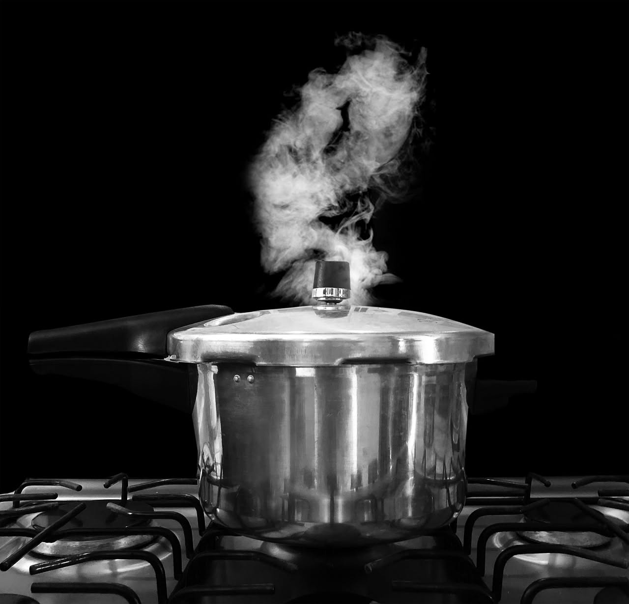 Pentola a pressione: quanto davvero risparmi su tempi e gas