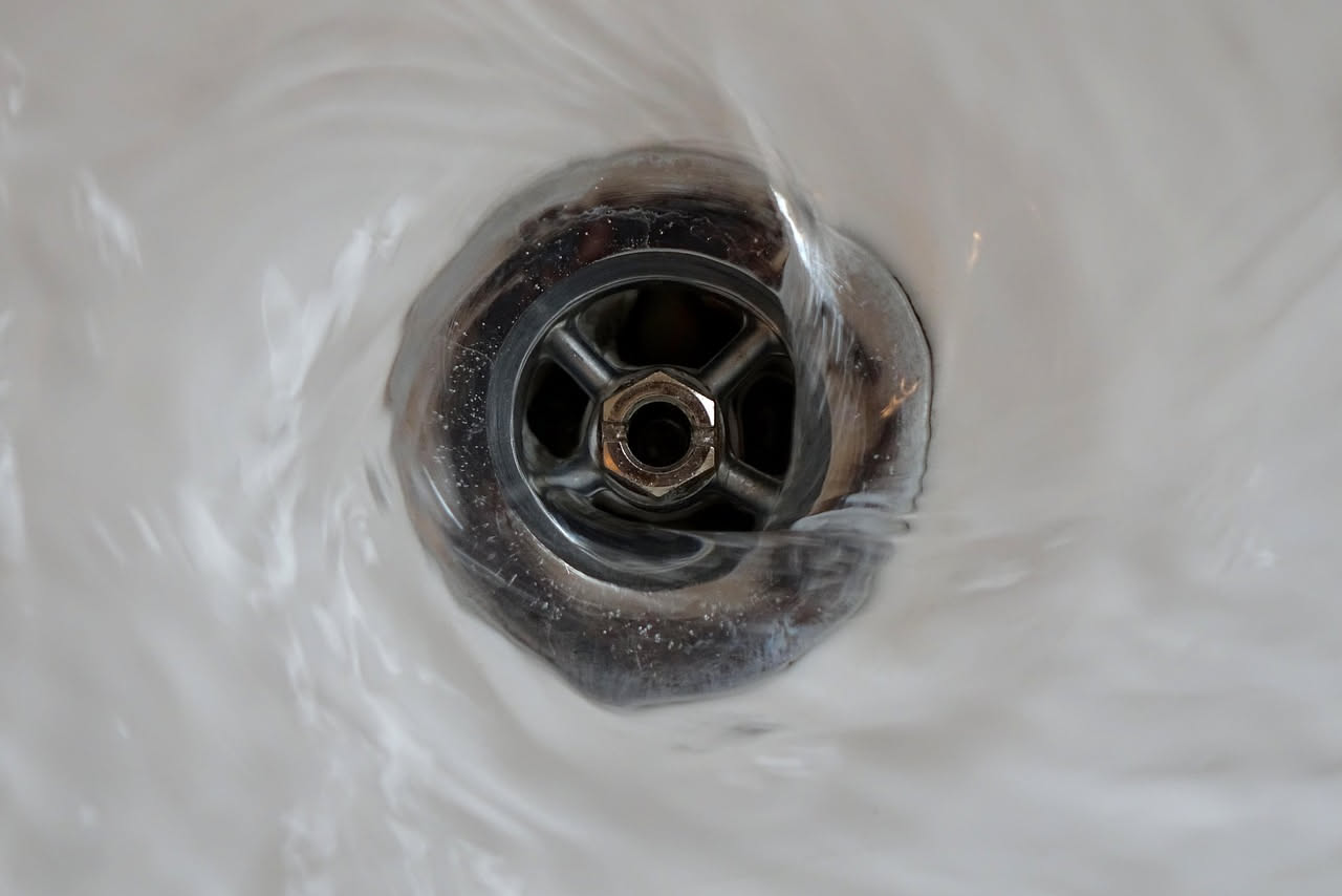 Tubo del lavandino che vibra: come eliminare il rumore