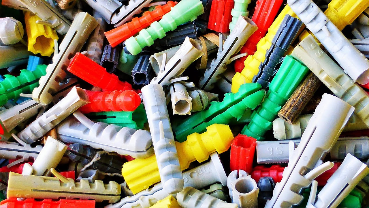 Gancio nel cartongesso: quale tassello a farfalla scegliere
