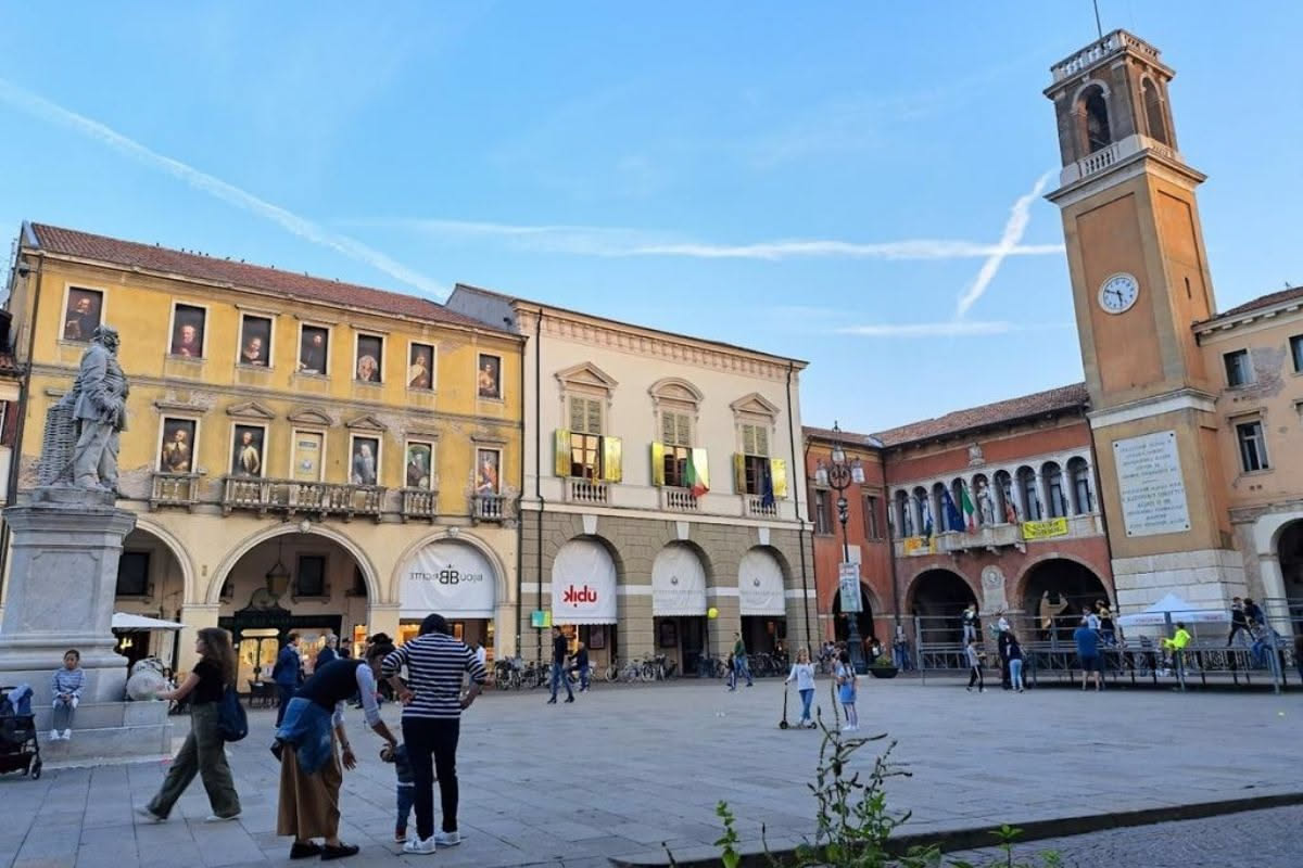 Biglietti sull'ascensore: quando i vicini parlano senza voce